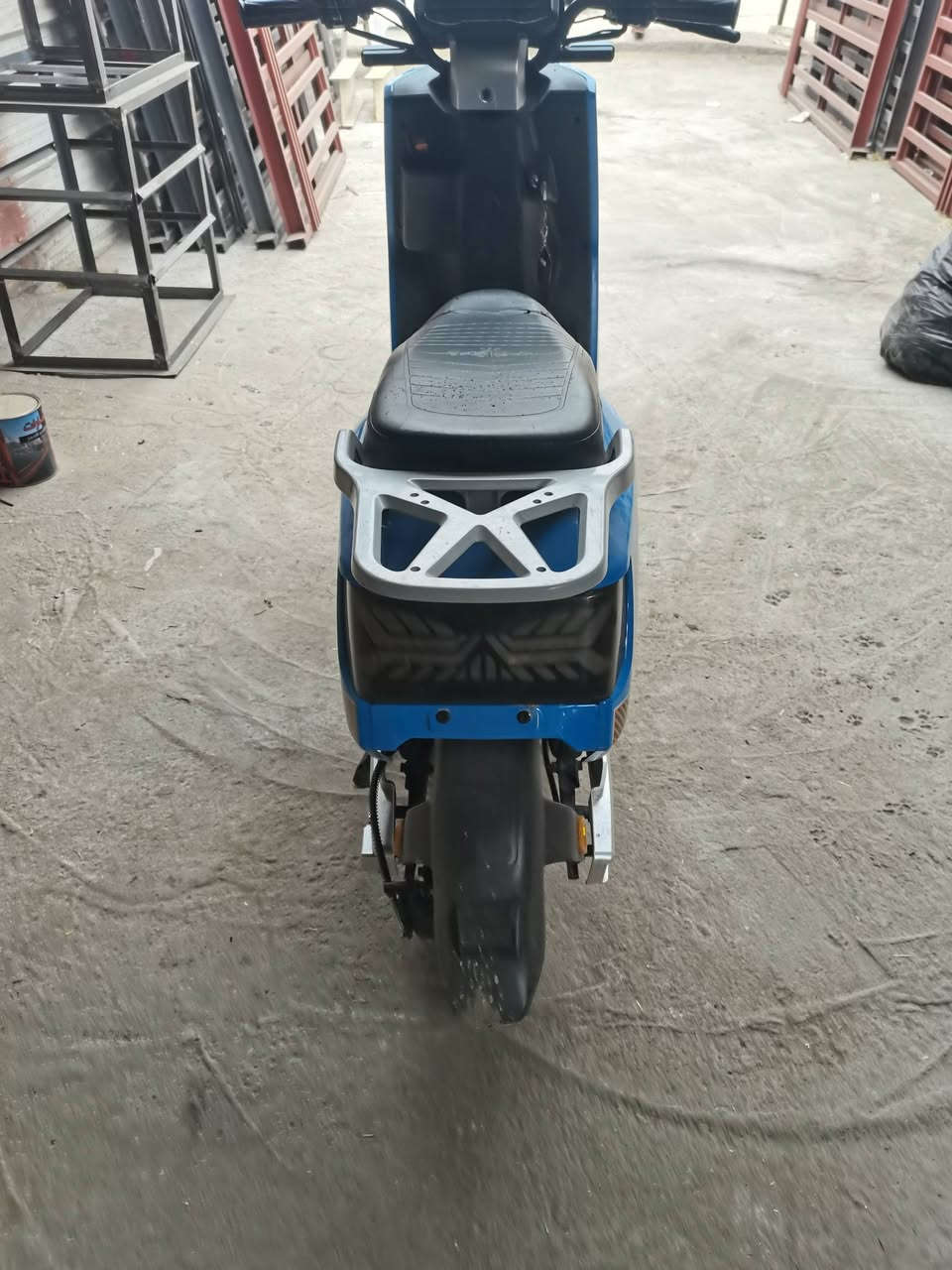 السلام عليكم دراجه شحن ست بطاريات مكاني بغداد البياع الشرطه الخامسه هاتف *********** سعر ٥٠٠ وبيه مجال
