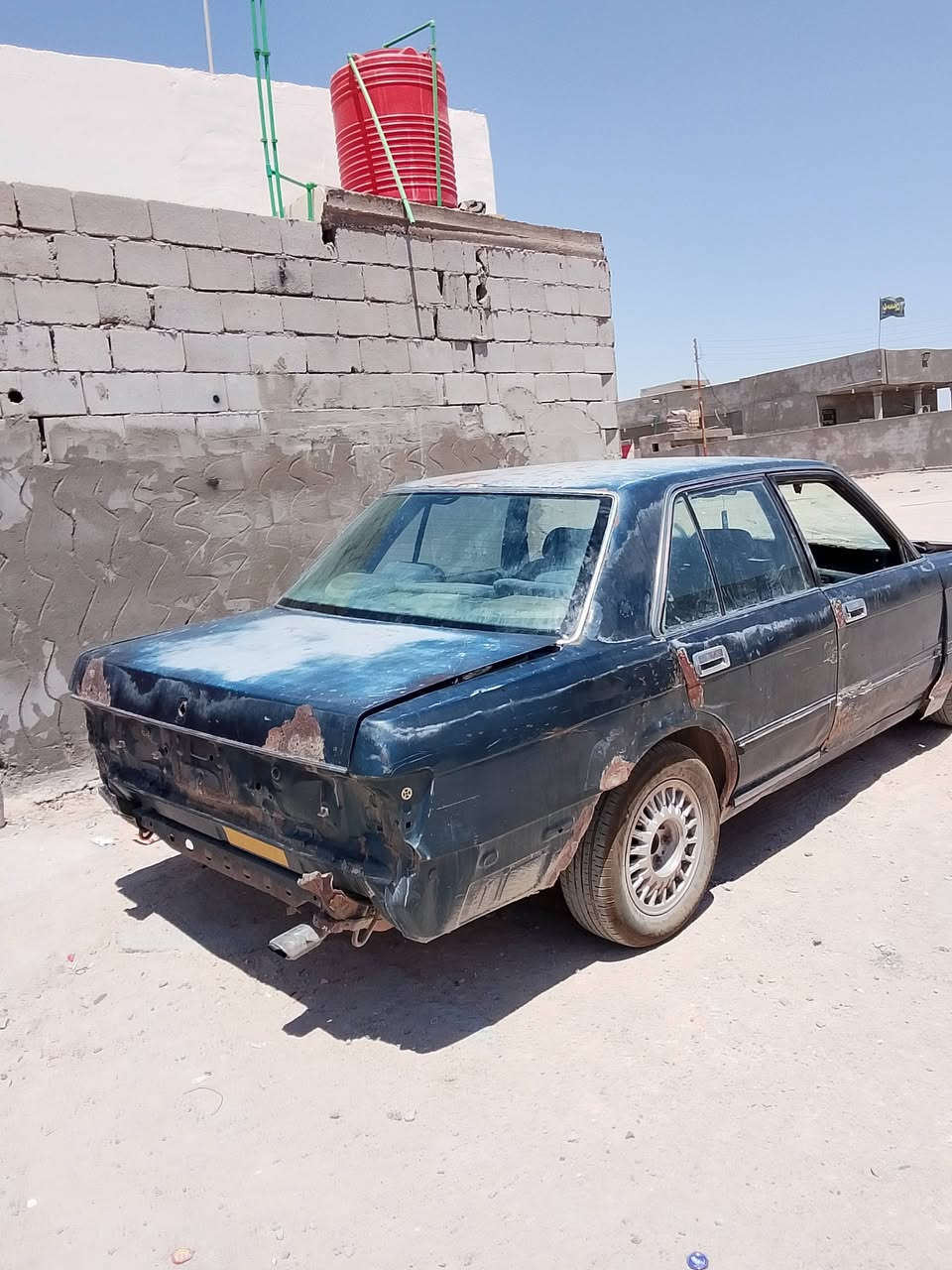 سياره لبيع تصقيط سنويه ورقم سيدان المكان بصره زبير السعر 15 ***********
