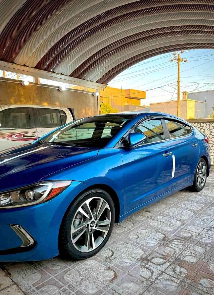 السلام عليكم
للبيع النترا موديل 2017 لمتـدد 
وارد امريكي كلين - بدون تبديل وبدون صبغ  
مكينة 2000 دوش دكة دوانز مابيها 
كير AT 
رقم بغداد باسمي 
3 بصمات 
ترحب 
اشاير بالمري 
حساسات 
رادارات 
مثبت سرعة 
شاشة ابل كار بلاي + اندرويد اوتو 
تحديد مسار 
لد نهاري + كشاف نهاري + رؤية ليلية 
كشن كهربائي 
الكشنات الامامية تدفئة تبريد 
تحكم ستيرن جهتين 
3 انظمة قيادة 
تبريد ثلج + تدفئة 
بعد بيها هواي مواصفات ما ذكرتها 
السيارة كاملة متصرف عليها دينار 
سعره مو مناسب لان سياره جديده ومابيه نقص برغي مال جناي ،
السعر - 119 ورقه مجاله كلش بسيط 
مكانه / الحله - ناحية الامام 
***********
