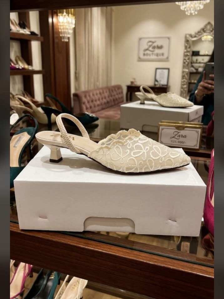 سعر ( 18  الف فقط ❤️🤩)
🤎جديد حصريا كارما🤎
قياسات(36.37.38.39.40.41)
#بضاعة_تركي🇹🇷
#رأيكم_بلموديل_موجود_بالمحل💜💥🔥
#كارما_الاحذيه_والحقائب😍🖤
#العنوان_كركوك_داقوق🌟
#الحجز_او_الأستفسار_مراسلتنا_دايركت_او_واتساب_او_التلكرام👇
🚙ويتوفر لدينا خدمة توصيل ع جميع محافظات 🚖
خلال ٢٤ ساعة تستلم الطلبية 😍💖
محافظة كركوك (٥٠٠٠ الف)
محافظات الشمالية (٥٠٠٠ الف)
محافظات الجنوبية (٦٠٠٠ الف)
🔴⚪ ***********⚪🔴
