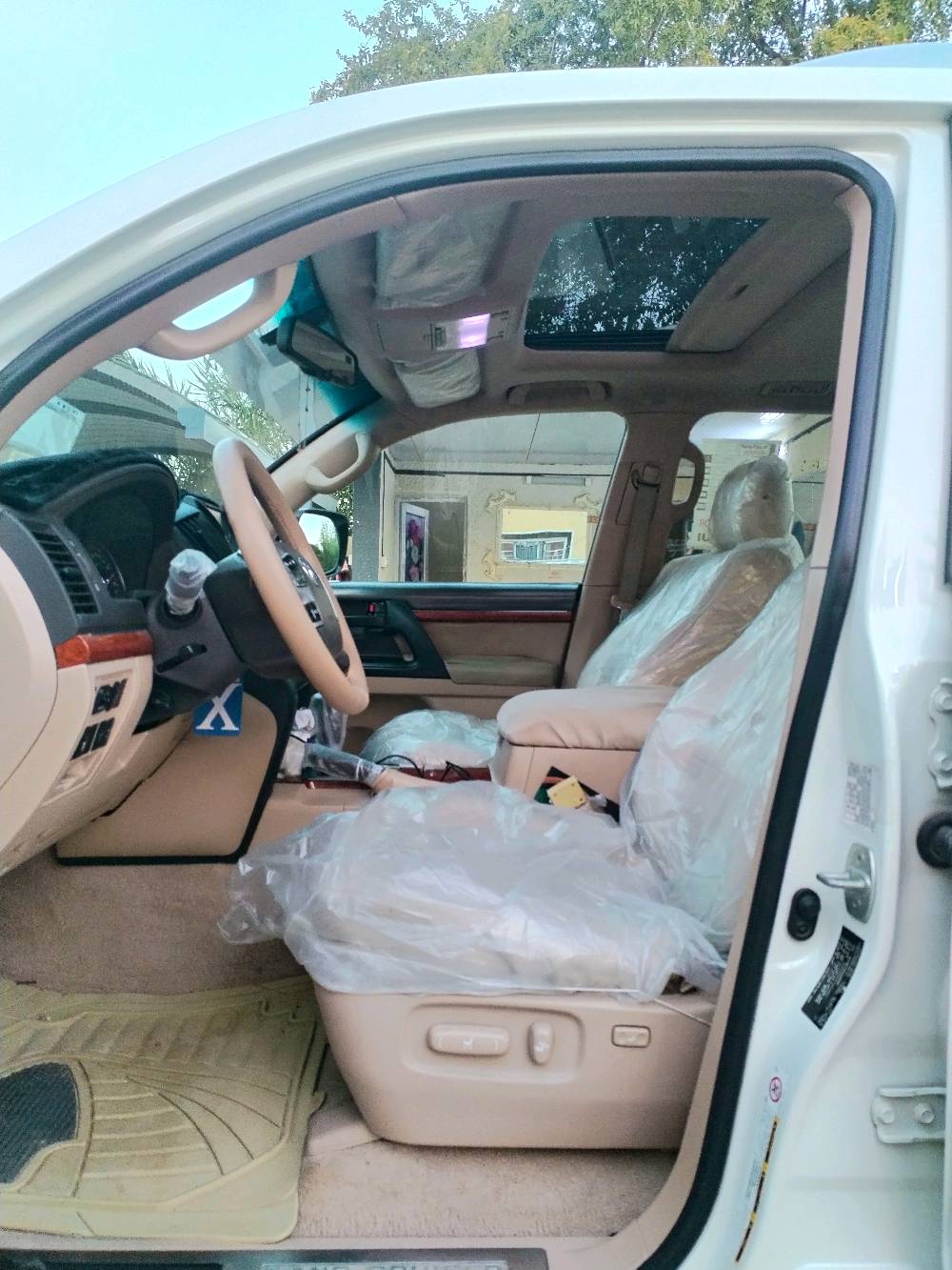 لاندكروز 2012 ابريمي اصل المرايه القلاب غني عن التعريف
كفاله عامه من كلشي عل وضع شركه مابيه كل نقص شرط عل فحص 
🔸سعر 355 بيه حك جيتك 
🔸محرك 4000  مرغوبات 6سلندر 
🔸 شاشات تطبيق  
🔸كامرات 
🔸مرايات شفط كهرباء وعل بك قلابت  
🔸تحكم ستيرن فول 
🔸8 ايرباك
🔸ثلجه
🔸تخم تاير دلوب ياباني
🔸كشنات جلد بلادي
🔸كراسي الامامي كهرباء 
🔸تدفئة تبريد 3 قطع
🔸حساس امامي و خلفي
🔸 مرقم دهوك لوحه جديده  بسمي  سنويه ٣٠٣١
🔸 العنوان : واسط قضاء صويره 
🔸 للاستفسار  الاتصال بالأرقام 
☎️ *********** 
***********