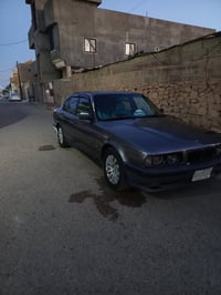 525 اصل/ كير عادي ومكينه عدله السياره مكفوله بدون ضربه فقط صبغ. رش سيا...