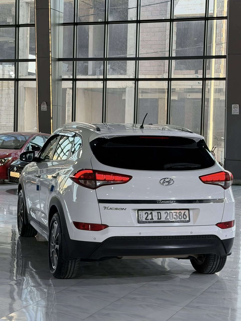 سلام عليكم ...تحياتي للجميع
هيونداي توسان خليجي 2018
                                                     Hyundai..Tucson2018
 موديل..2018
المنشأ ..كوري
لون ابيض
.محرك 2000 دوش
تبريد قطعتين
تحكم ستيرن جهتين
كروس مثبت سرعة
                  Drive mood  أنظمه قياده ( أكي   -سپورت- عادي )  
حساس خلفي
حساس أمامي
كامرة خلفيه
ويل كروم بلادي
مري جانبي كهربائي شفط
أشاير مري
ليد نهاري زينون
لب لايت ليد 
...................................
سياره خليجي صفر شركة   ...مكفوله من صبغ ..كير محرك شرط الفحص
رقم  سليمانية سنويه مجدد لغايه 2028 شرط وكاله تحويل
غرامات
172 ورقة بيه مجال بسيط
ديالى ..خانقين ..
 ***********
