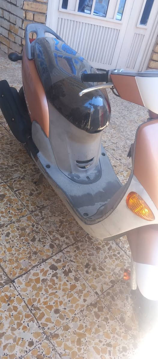 السلام عليكم شباب دراجه للبيع نوع يوماهة فله نضافه 100/100 ألون مشمشي والداخل أملح وكيلها حمودي الخزرجي طالعه بالشهر 5 وجانت مضمومه وأني أشتريتها الدراجه مكفوله كفاله عامه  عوزها بس قمجي مال سرعه هوه أغلبهن يجي مايشتغل  السعر خاص للاستفسار خاص فقط وأتساب مامتواجد ماسنجر أو تصال ***********
