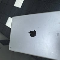 ايباد 9للبيع نضيف فقط البصمه واكفه 07713667735
