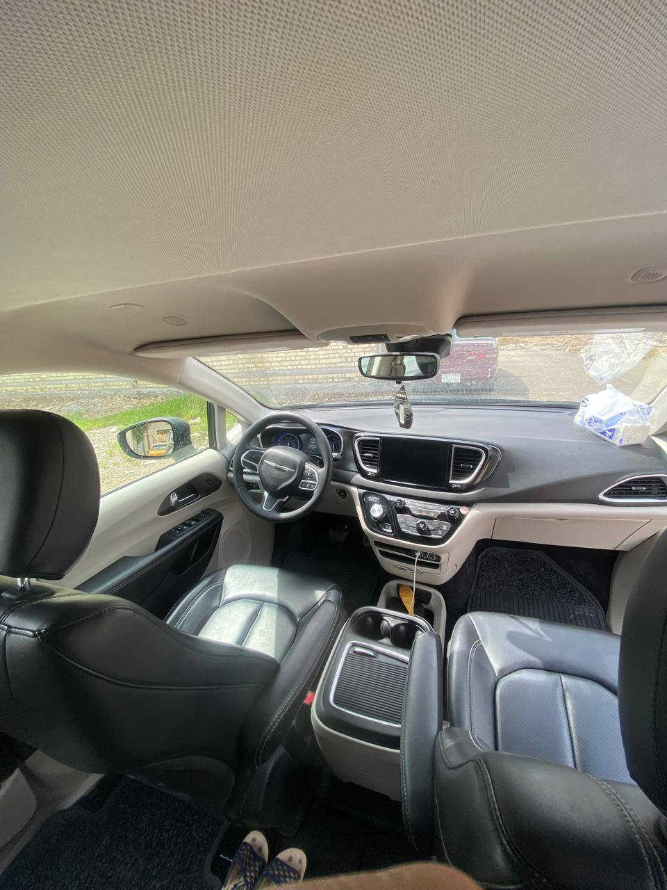 الضرر بسيط بنيد ودعامية فقط الباقي كفالة

الرقم :بغداد 
ماشيه 78 الف كيلو متر 
 المواصفات فول الفول بنواما 
* ﻿﻿كرايسلر باسفيكا لون سلفري موديل 2023
* رادار امامي
* محرك 6 سلندر 3600
* ﻿﻿رادار امامي تفاعلي متعدد الاستخدام
* ﻿﻿لايتات زينون عالي وناصي مع حاجب LED مع كشافات دعامية زينون
* ﻿﻿حساسات خلفي اصل
* ﻿﻿حساسات الاجتياز الجانبية
* ﻿﻿كشافات دعامية اصل
* ﻿﻿بصمة باب وبصمة تشغيل وتشغيل عن بعد
* ﻿﻿كشن ذاكرة (خزن ميموري) لكرسي السائق
* ﻿﻿طقم ويل حجم 18 مع طقم تاير بحالة ممتازة
* ﻿﻿كاميرا خلفية 
* ﻿﻿باب جنطة كهربائي شفط
* ﻿﻿ابواب جانبية كهربائية مع بردات اصلية
* ﻿﻿غرفة السيارة جلد اسود 
* ﻿﻿شاشة دشبول كبيرة لمجموعة من الايعازات ابل كار بلاي على بلوتوث
* ﻿﻿السيارة 7 راكب مع 3 قطع تبريد
مكان السيارة ديالى بعقوبة
السعر: 220 ورقة وبيهة مجال بسيط
 للتواصل والاستفسار :  ‭***********
