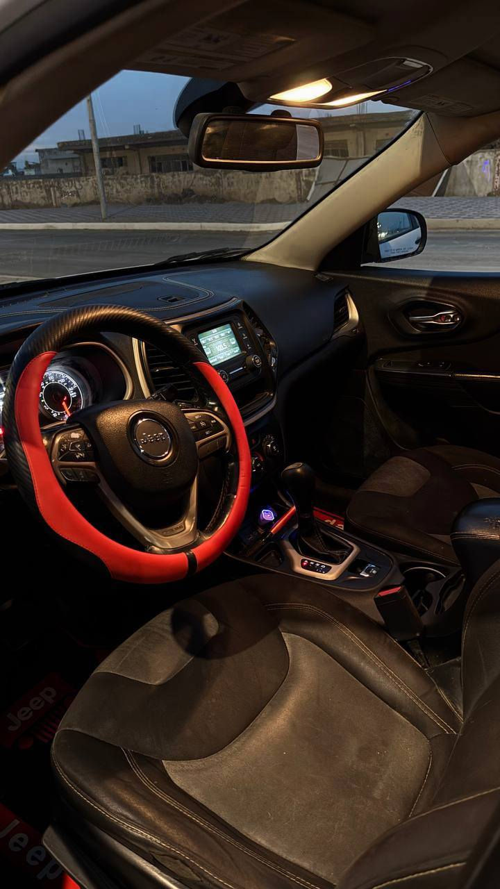 للبيع جيب بزون ٢٠١٧
وارد أمريكي بدون حادث 
مكينه /٢٤٠٠
رقمها /بغداد 
عنواني  الديوانية
السعر 120

***********
