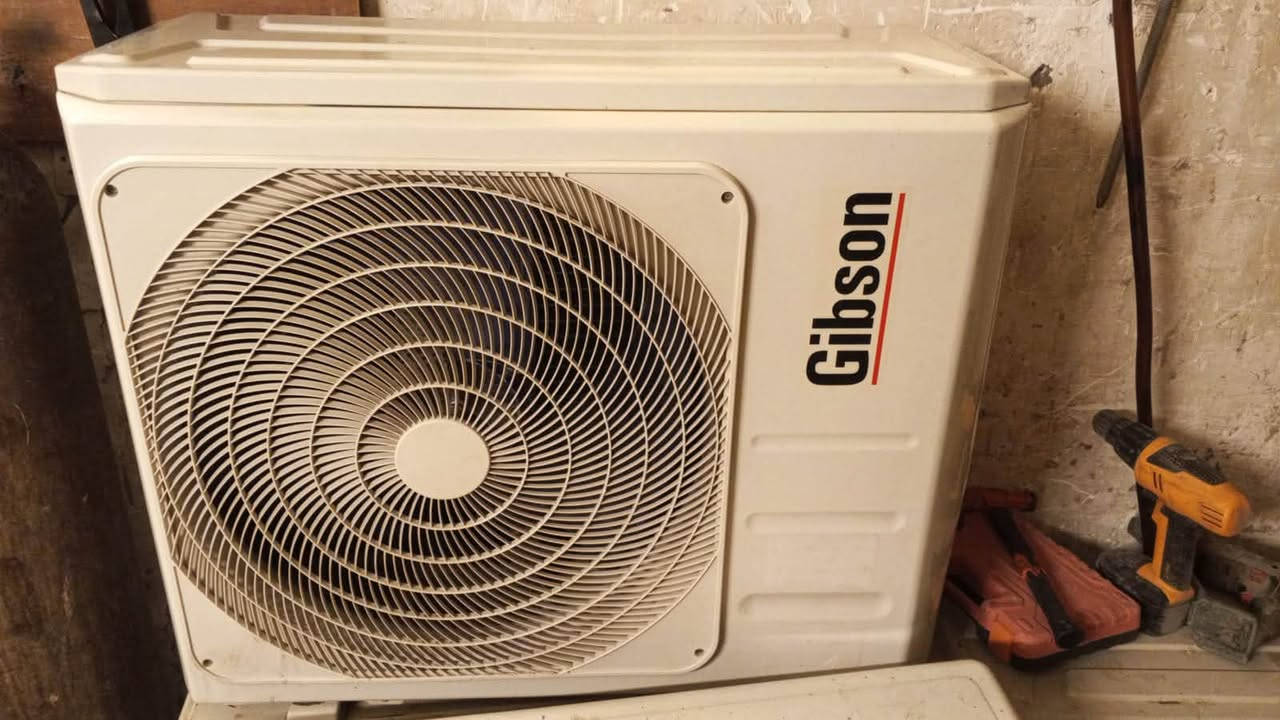 سبلت جيبسون 2 طن
نضيف
كامل ملحقات ريموت و بواري غاز R22
450الف 
***********
