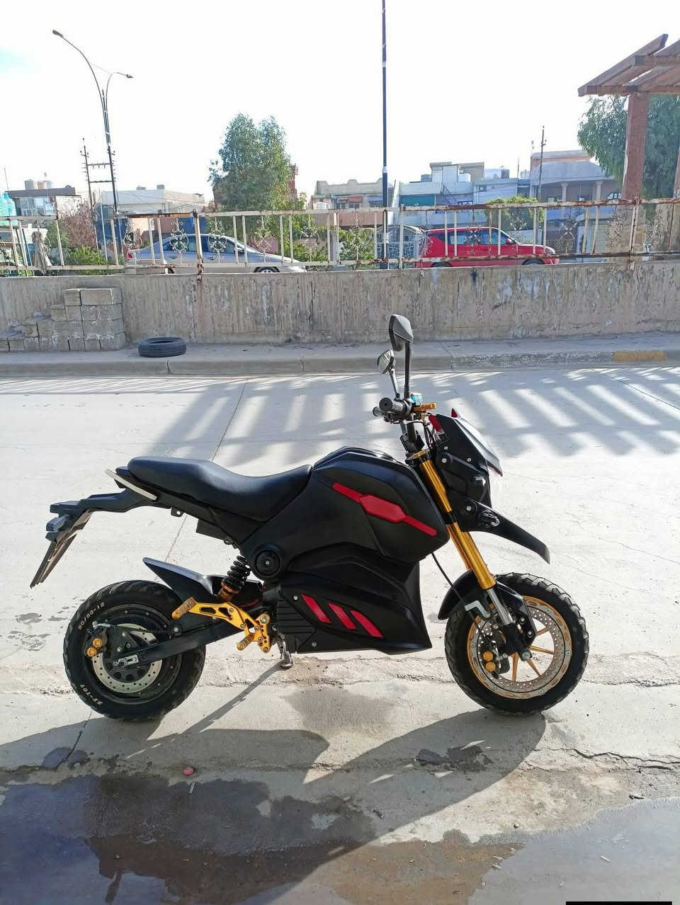 للبيع دراجه قفاز شحن 
فول مواصفات موديل 2026 
 1800 ماشي باتريات جديد 
6 باتري نوع صيني 
بريكات هويدلوليك 
صبغ جمالي 
قطره عيب مابي 
 نضافة كدامكم 
سعر 850 بي مجال بسيط مال جيه

مكاني كركوك شارع تسعين 
رقم ***********
