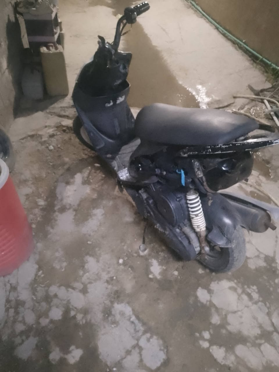 دراجه للبيع عدله كامله مكمل سلف وهندر شغال كل وقت ملاح ماكينه 55 جديده دراجه شلعه ومد مال ونسه فول السعر خاص قوي هذا دق على هذا الرقم ***********
