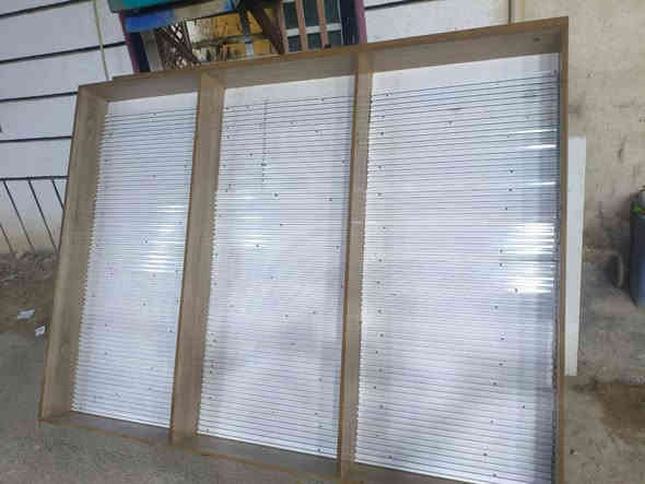 السلام عليكم رفوف للبيع  والسعر مناسب هذا رقم صاحب رفوف *********** مكانه الحر
