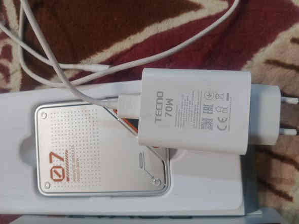 تكنو بوفا 7الترا.  120فريم ببجي
موصفات جباره الجهاز معروفه مواصفاته. ويا بور بانك. هديه 
أخذتها 15الف  يدعم الشحن العكسي. الجهاز نضافه 100/100مستخدم اسبوع غراضه كامله كارتونه وساحنته  
هذا رقمي بي واتس 
***********
عنواني  موصل ايمن. 
السعر 350الف
