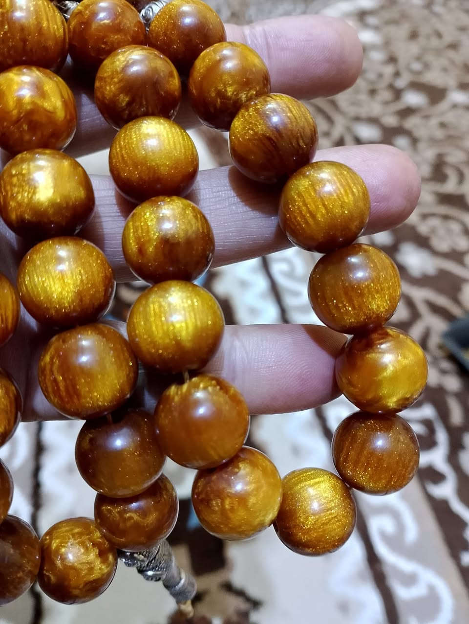 سبحه للبيع 45خرزه كالولي تسوه 50 الى يريدها 50 انا خادم ما عندي توصيل البصره ***********
