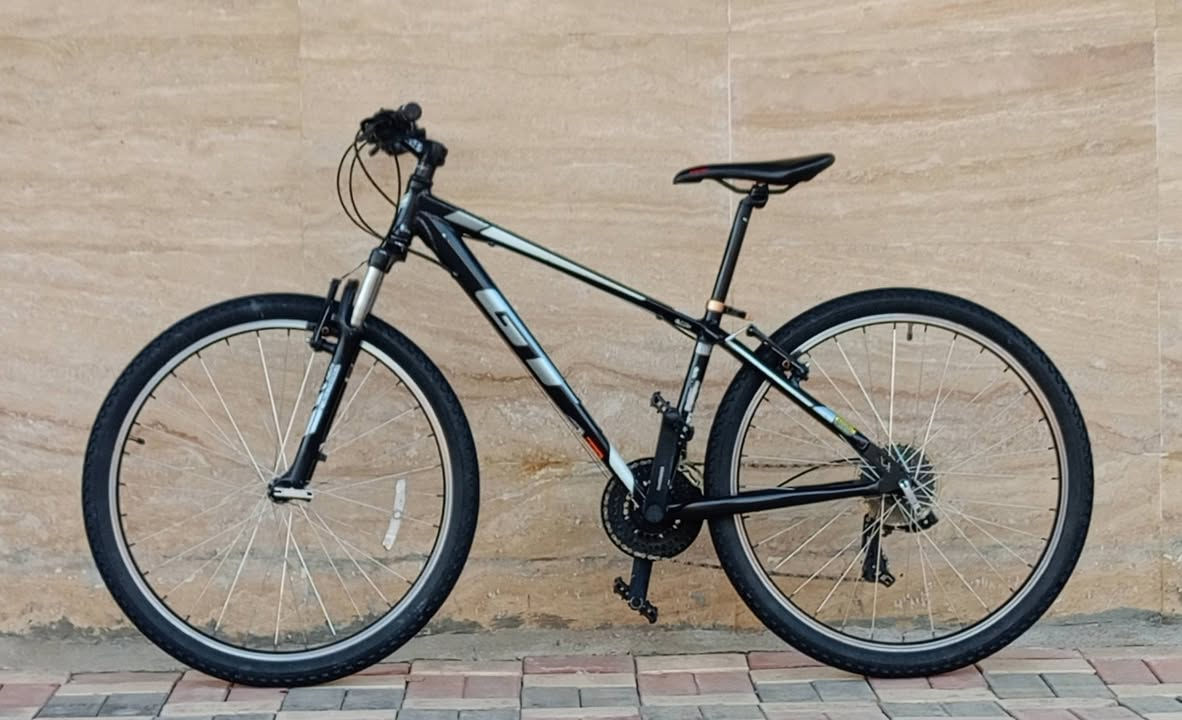 السلام عليكم ورحمة الله وبركاته 🌸
دراجة هوائية للبيع 🚲

🔹 الماركة: GT
🔹 أصليّة
🔹 النظافة: 95%
🔹 شرط الفحص والنظافة والضمان
🔹 الحجم: 27.5
🔹 الهيكل: معدن ألمنيوم
🔹 الدراجة على وضع الشركة

📏 تناسب طول: من 150 إلى 170 سم

📍 العنوان: كربلاء – طويريج
🚚 تتوفر خدمة توصيل إلى جميع محافظات العراق

📞 للاستفسار: خاص أو على الرقم
***********
