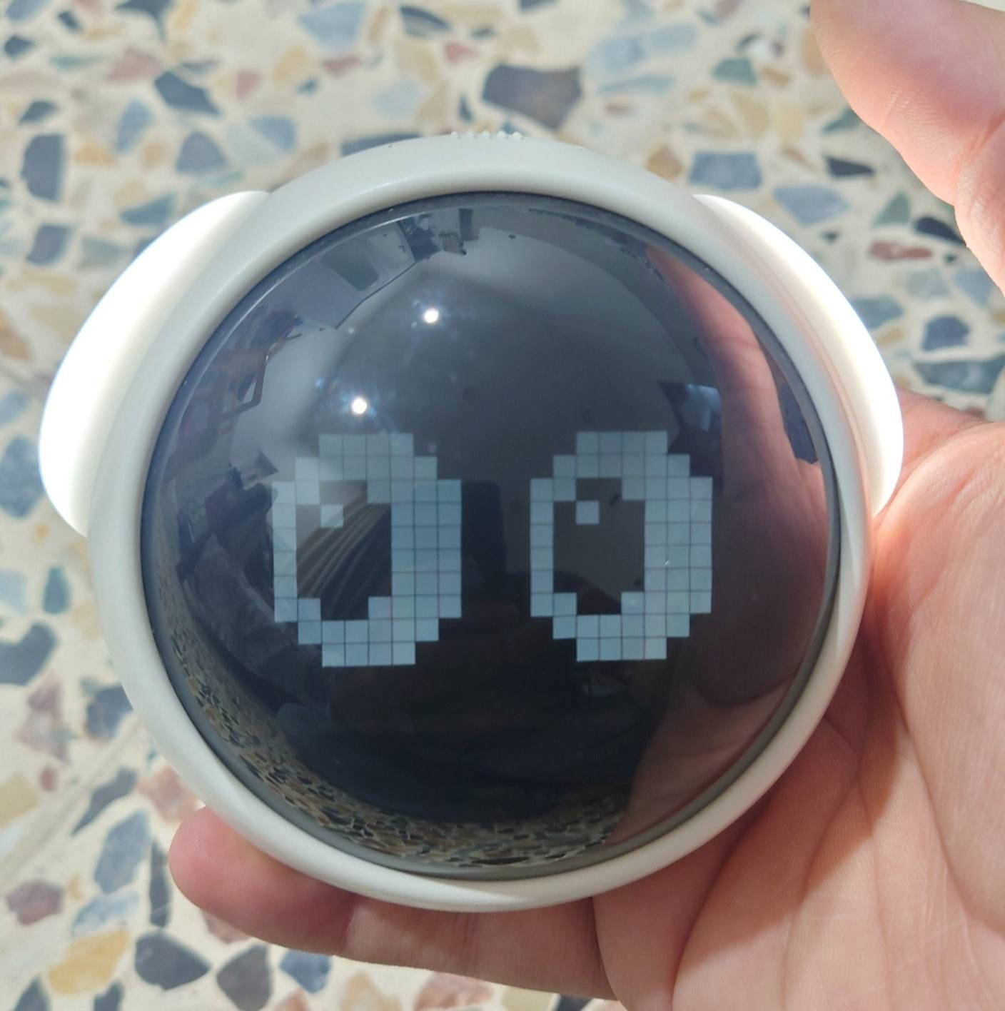 ساعة منبه Emoji Clock ⏲️
✅ المواصفات:
شاشة LED دائرية بتعابير وجه متحركة (Pixel Art)
◀️منبهان مستقلان قابلان للضبط
◀️5 نغمات منبه مختلفة
◀️إضاءة ليلية — تشتعل بالصوت أو اللمس
◀️عرض درجة الحرارة
◀️تنبيه كل ساعة مع تعبير كيوت على الشاشة
◀️وضع Snooze بالهز أو الصوت
السعر : 20 الف


**إذا كنت صاحب هذا الإعلان وتريد حذفه لأي سبب، رجاءا أرسل رسالة إلى الدعم الفني**