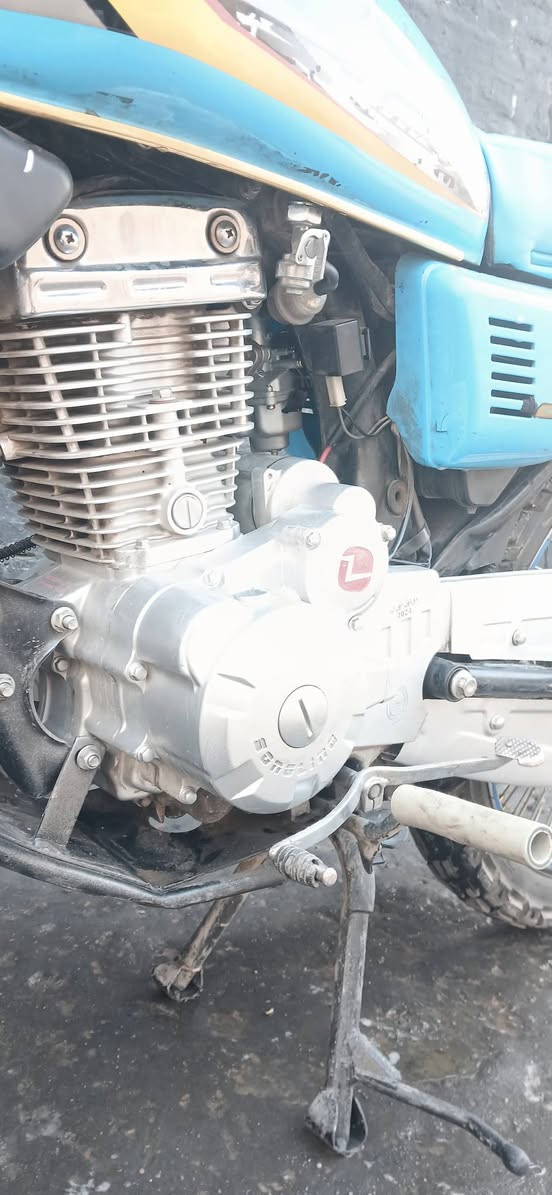 سوليك مرش شخال مكينة كبس حجم مكينة ٢٠٠ منفس اسلي مودل٢٠٢٤ ماطور نظيف رقموتساب***********
