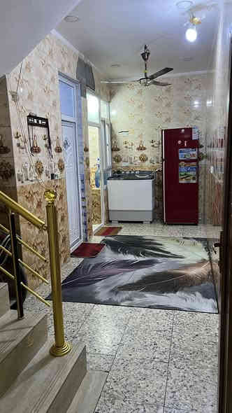 السلام عليكم 

دار لبيع المساحه 50م الوجه 4النزال 12ونص 
المكان الخطيب شارع خوله 
السعر 75وبي مجال 
السفسار ‭0776 527 7578‬
