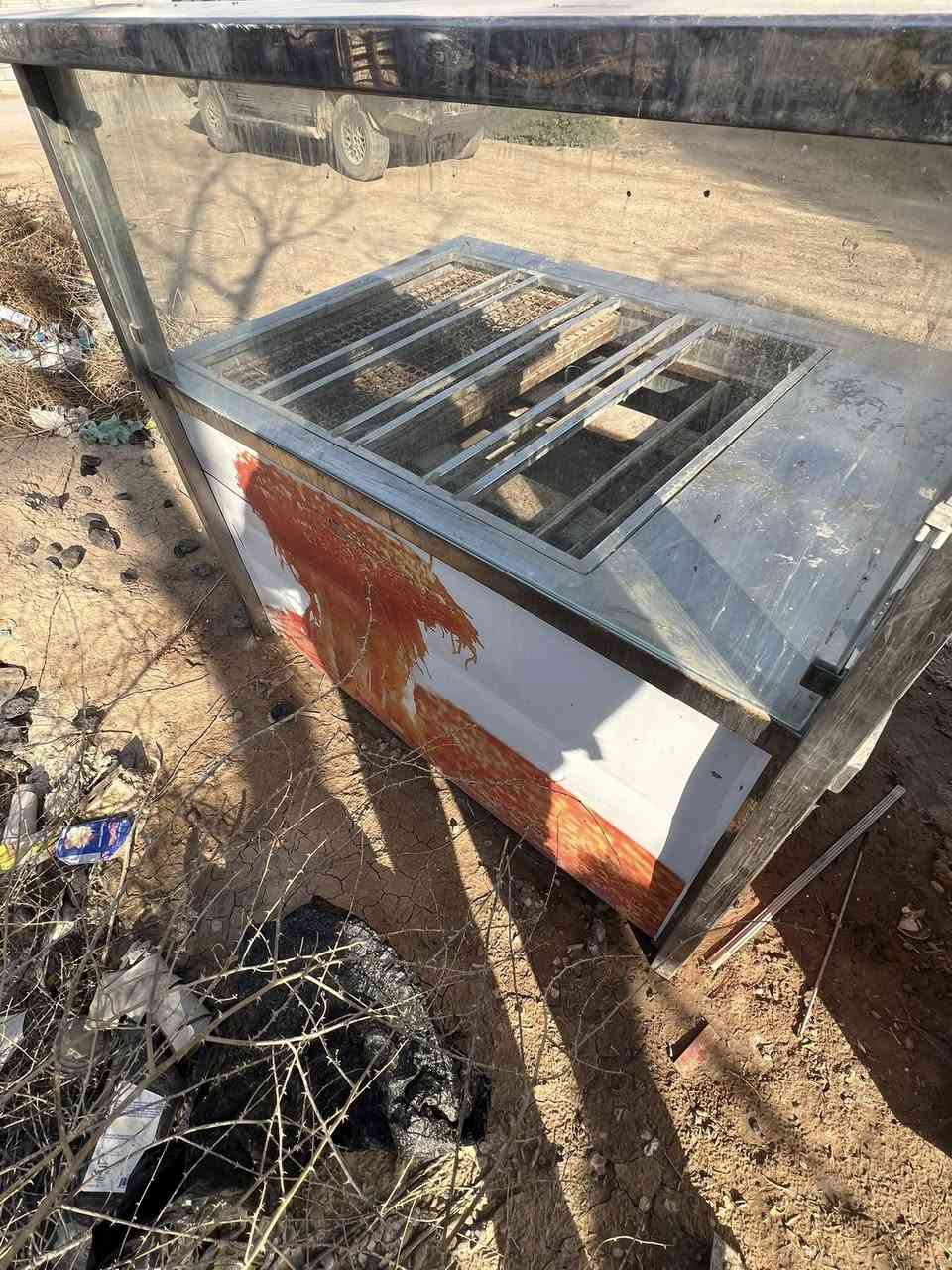 السلام عليكم من رخصت الادمن 

فرن ايطالي كهربائي ثري فيز
طباخ ايطالي 
مقلايه  
قيم واخذ للاستفسار *********** علمآ بيه واتساب
