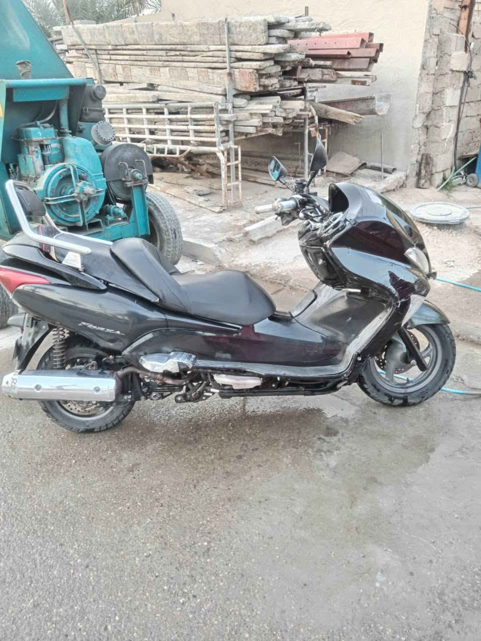 سلام عليكم
دراجة فورزة للبيع 0,8 العنوان الكمالية 
***********
