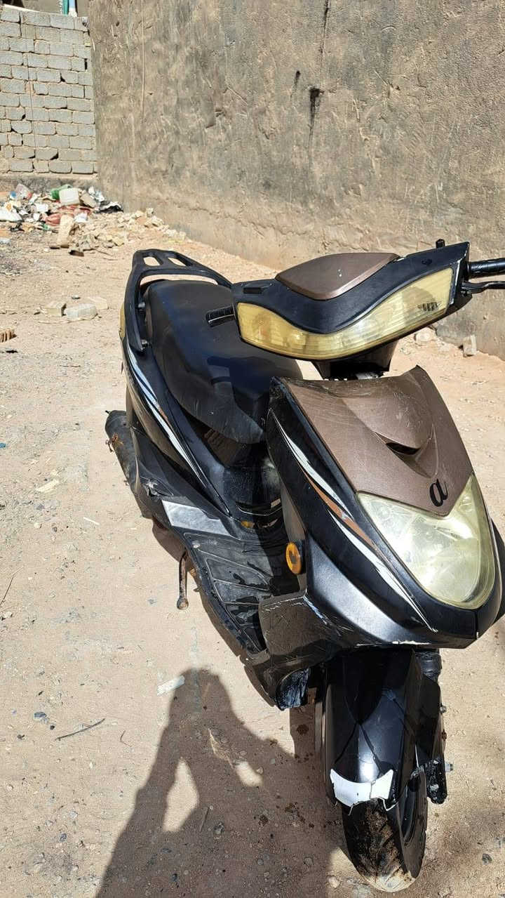 السلام عليكم دراجه سكنس للبيع كلاجات رياضي صالنصه بها اكزوز بوشه 55 سلف 55 شلعه معدل تشك الكاع كهربائيات كلها شغله قيم بما يرضى الله وخذ هذا رقمي ***********
