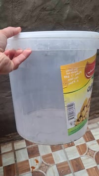 سطل شفاف مال طرشي ١٠ لتر نظيفات هنه والقباقه مالتهن العدد ٧٥ سطل السعر...