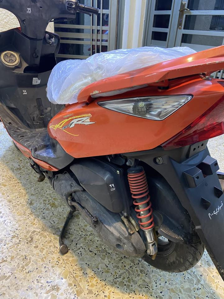 سلام عليكم ثعلب دراجه لون مميز مكفففووووله كفاله عامه مكينه ما مفتوحه تشغيله ربع نكره شلعه ومعدل مكان بغداد مدينه الصدر رقم *********** سعر 800 وبيه مجال
