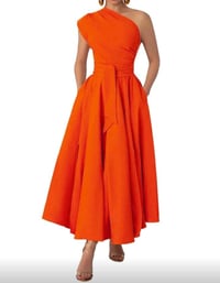 فساتين • سعر كلش مناسب • توصيل مجاني