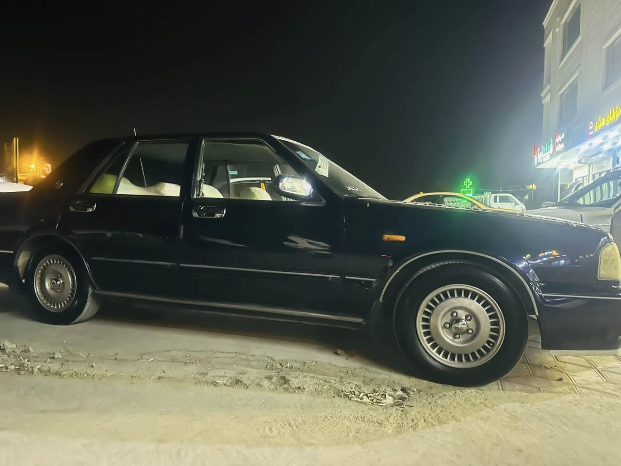 تەنها گۆڕینەوە بە شاهینە ♥️✅
نیسان سدریک ٢٠٠١ ئارمی سلیمانی یەک پەلە بۆیاخی هەیە گیرو مەکینەو ئەکسلی بەشەرت چوار تایەی تازەیە  تەبرید سارد و گەرم مەزبوت لیدراویو داعمی نیە 

***********📞✅
