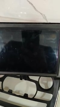 شاشة متوسطة للبيع بلادية ٠٧٧١٨٧٢٩٤٣٥