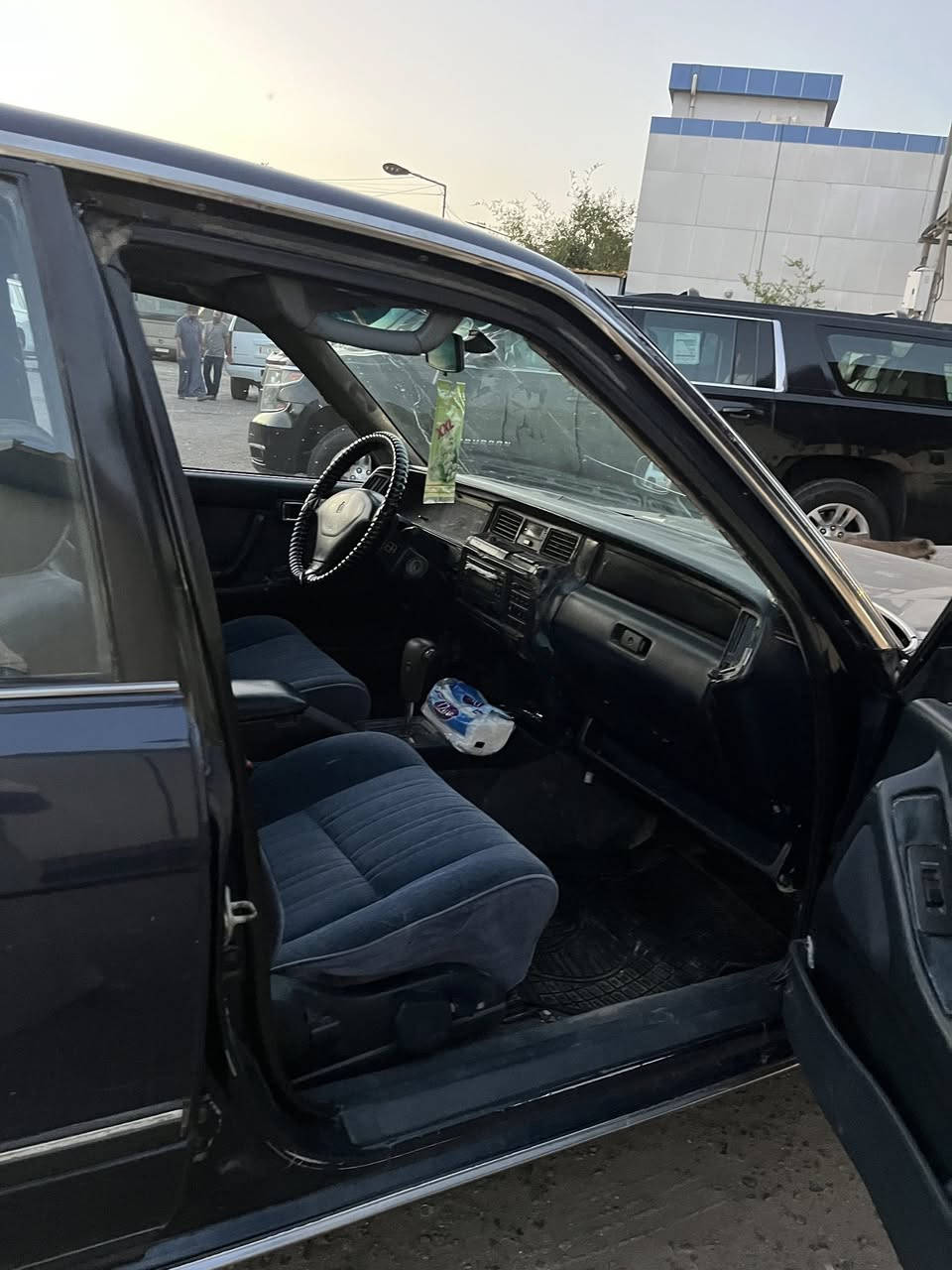 سياره ارنب كلاسيكي سياره حلوه وجاهزه من كلشي وتبريد شغال محرك ون جي ناعم 6سلندر
فقط للبيع مكان السياره بصرة 
***********
