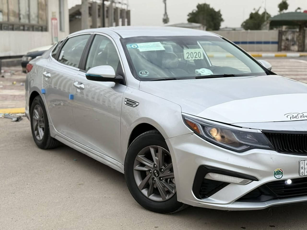 سلام عليكم للبيع كيا اوبتيما 2020 وارد امريكي حادثها بنيد وجاملغ تبديل فقط المواصفات معروفه  سياره جديد وجاهزه للاخير كير مكينه حداده تخم تاير كفاله ماتصرف عليها دينار مكان سياره الناصريه السعر 138 وبيها مجال اي ***********
