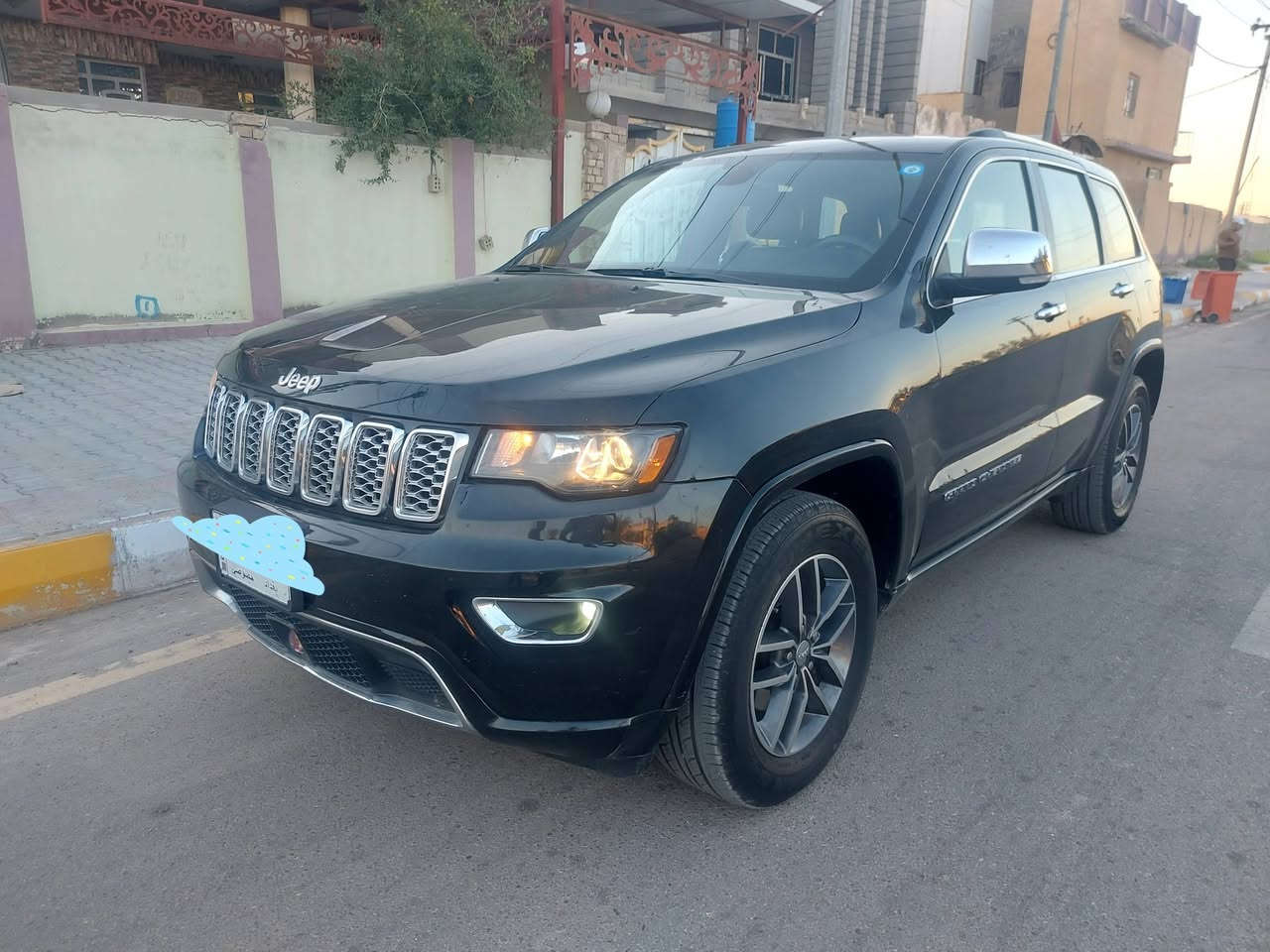 جيب لمتدد
موديل 2017
السعر 170
حجم المحرك 6سلندر 
ماشيه 131
بيها صبغ جاملغين وبنيد 
بدون دواخل 
رقم الشاصي منشور 
السياره كاسره بستم 
للاستفسار ***********
