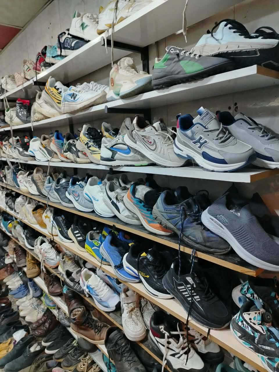 وصلت وجبه جديده من احذيه #باله أوربي
باله إيطالي وهندي وامريكي والماني كلمن وسعره 
باله نظيفه ودرجه أولى والاحذيه بيها قياسات خاصه
قياس 50 و48 و46 رسمي ورياضي كل شيء متوفر 
العنوان الماجديه شارع الملعب الفلكه قرب صيدلية ام البنين أوقات العمل من الساعه 2 الظهر إلى 12 ليلا
 ***********
للإستفسار على الرقم المثبت ولكم خصم إذا من طرفي
بلغوه من طرف المندوبه ام يزن
