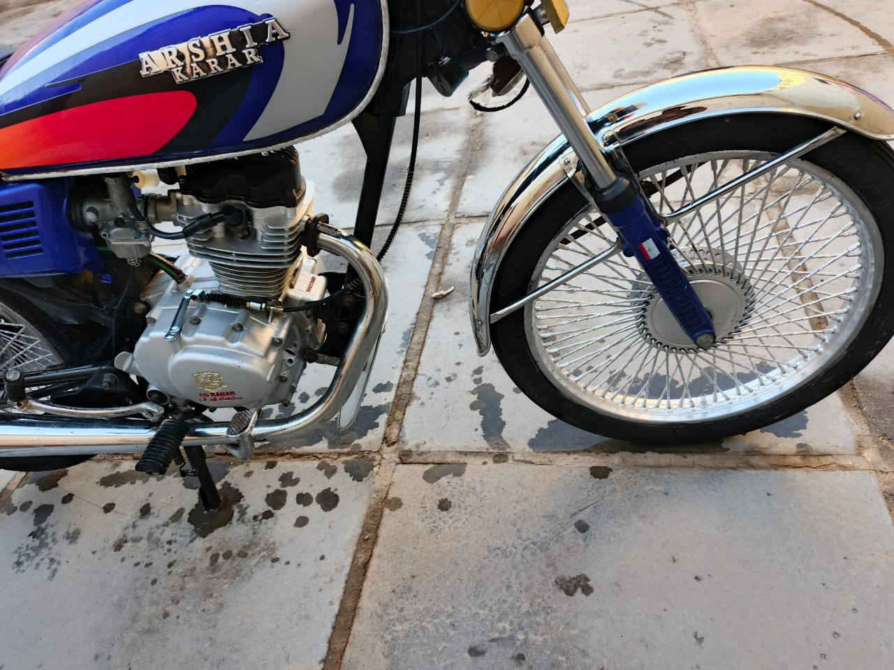 السلام عليكم دراجه أرشه موديل 2019 اوراق كامله باكيت شاصي نضيف دراجه حلوه فقط مكينه مفتوحه  كلشي مابيه كهربائيات كله تشتغل سعره ،650 وبيه مجال لللشراي  المكان الشطره ***********
