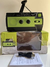 راديو طوارئ • طاقة شمسية • بنك طاقة