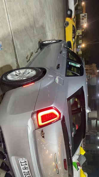 سلام عليكم اوباما 2018 S فورويل السياره مكينه 3600 سياره فول عده الفتحه ماشيه 79 الف mi ادامه كامله صدر تبريد منضومة البانزين كلها ادامه ويل مكسيكي 18 انسه الطسه سقف روز رايز. سياره كلش حلوه السعر 192 
***********
