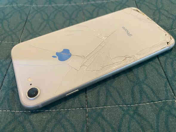 للبيع 
ايفون 8 العادي اخو جديد 
ذاكره 64 و بطاريه 92% معلايه 
الجهاز مبدل شاشه اصليه و ضهر مفطور
اما باقي كله شغال و كفاله عامه من اتصال صوت تكنيك العاب حتى البصمه مالته شغاله 💯
اخوان الجهاز كله شغال ما بي اي عيب او خلل
بدون ملحقات 
و السعر 90 الف و بي مجال للطيبين ان شاء اله 
مكاني بغداد العامريه للاتصال *********** بي واتساب
