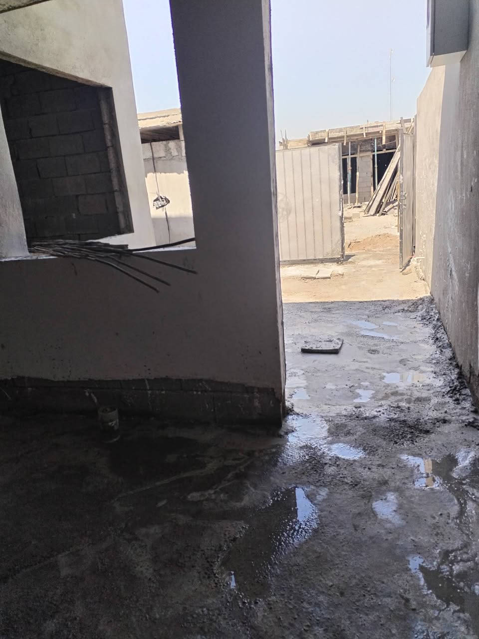 للبيع
بيت ١٠٠ متر هيكل كامل مع بيتونه
بياض وتاسيس كهرباء وماي وكهرباء رئيسي واصل
العنوان كركوك منطقة ٥٥
السعر ٢٠ ملیۆن وبي مجال
للمزيد اتصل بالرقم
***********
