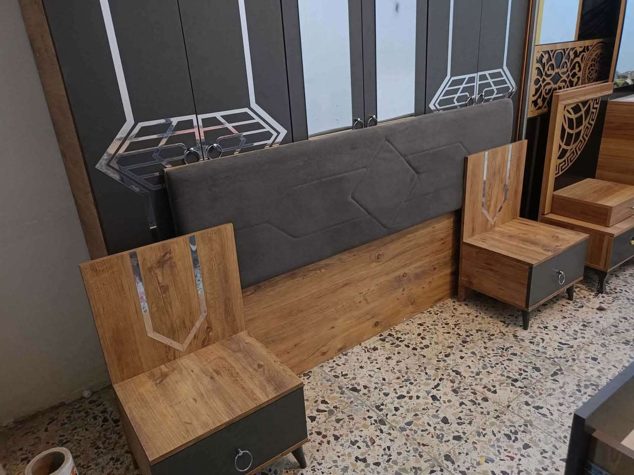 غرفة تركي 🇹🇷 مستخدام 5قطع  ✨✨
نضافه 90 💯
ابواب  💖
السعر 450 💖💸
مع شد🪛 ونقل 🚚  مجاني  داخل بغداد  محافظات بكروه


**إذا كنت صاحب هذا الإعلان وتريد حذفه لأي سبب، رجاءا أرسل رسالة إلى الدعم الفني**