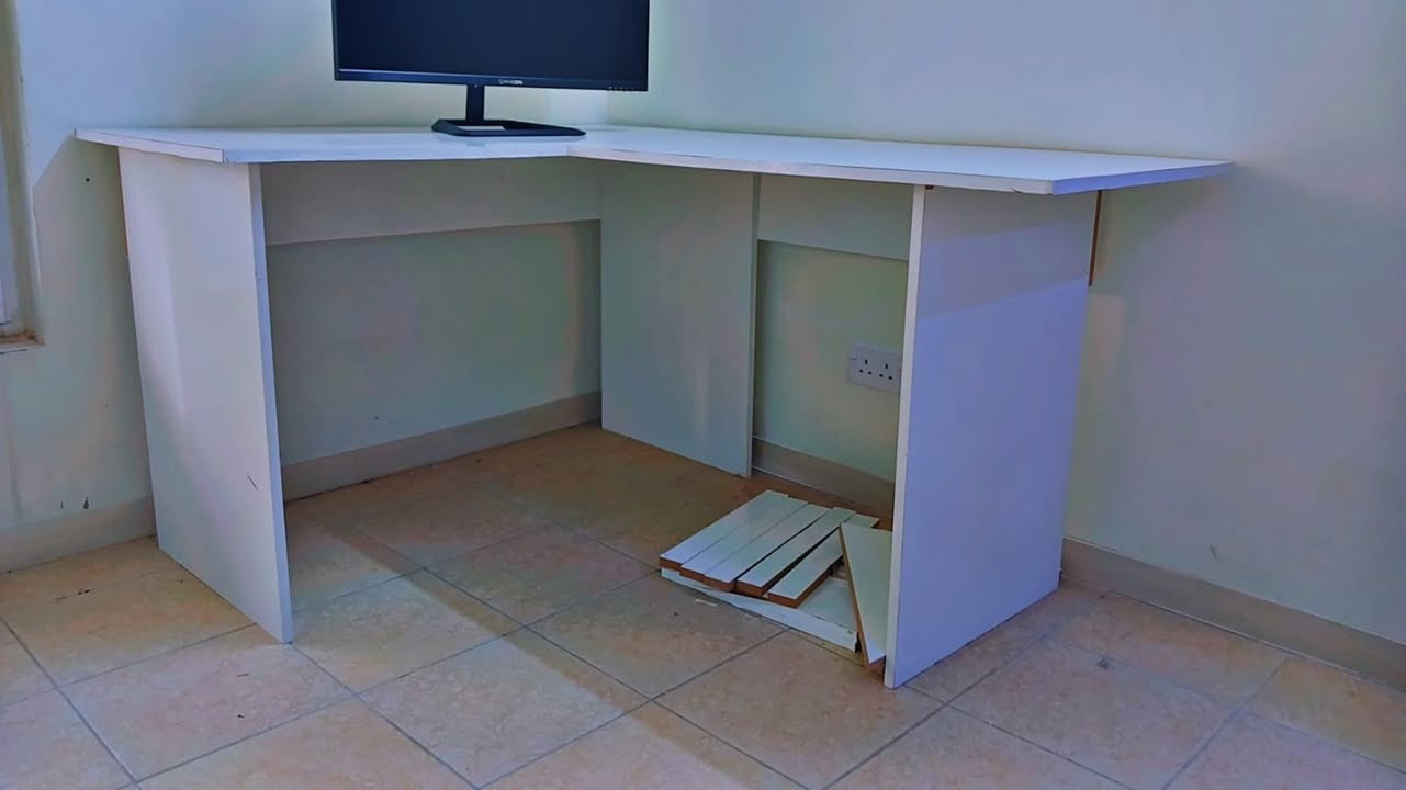 السلام عليكم
ميز mdf زاوية قياسة
 الطول ١٦٠ سم العرض ١٤٠ سم العمق ٧٠ سم 
الارتفاع ١٠٠ سم
رايدة ب١٠٠ الف وهذا *********** واتساب
