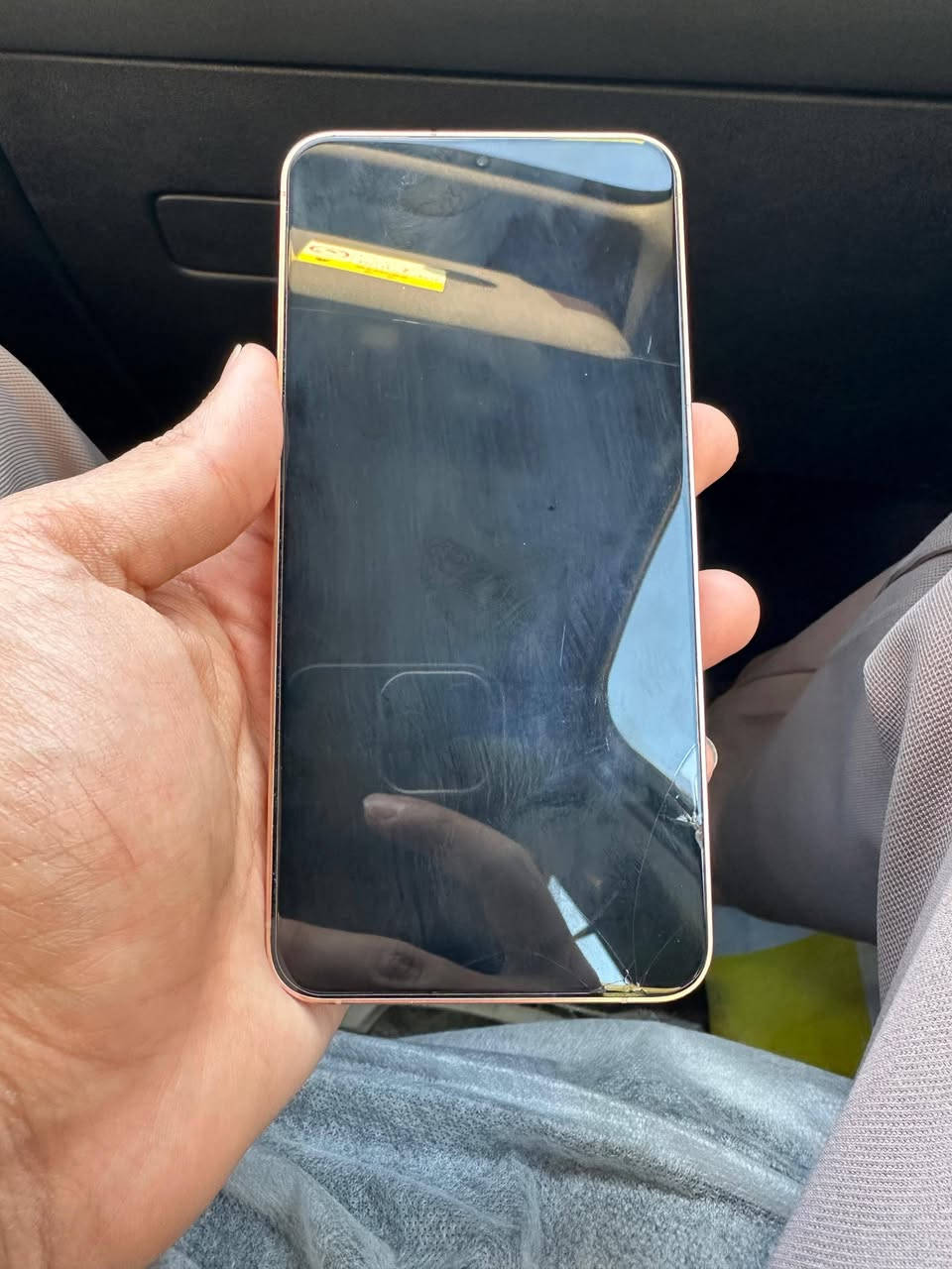s24 plus
ذاكرة 512 كيكا
نظيف استعمال شخصي
مابي ملحقات بس تلفون
مكفول من اي تصليح 
مكاني بغداد شارع فلسطين
السعر ٧٥٠ الف بيه مجال بسيط


**إذا كنت صاحب هذا الإعلان وتريد حذفه لأي سبب، رجاءا أرسل رسالة إلى الدعم الفني**