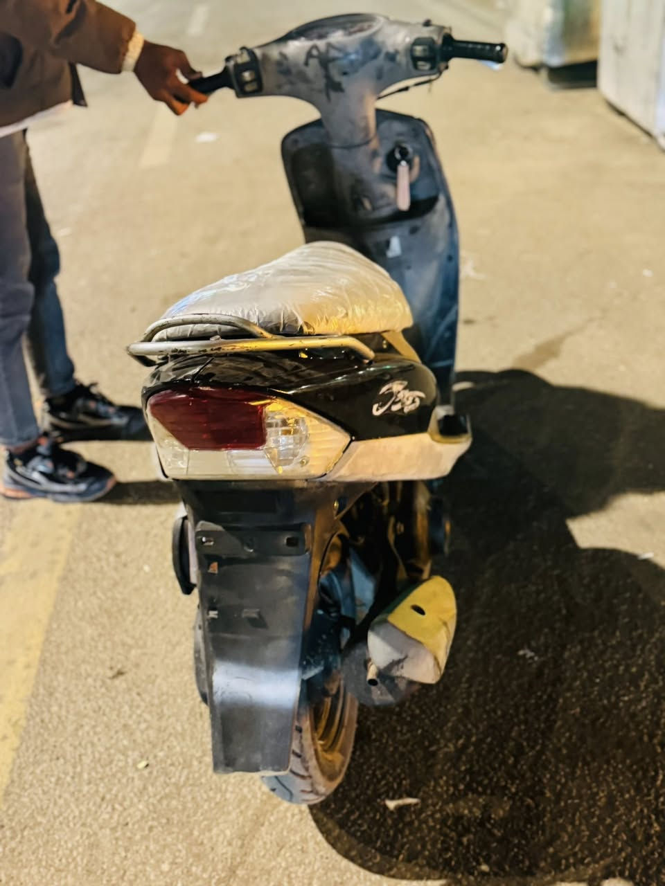 السلام عليكم ماكس منغولي مكفوله برغي ما مفتوح بيه نضيفه كلش تحتاج ترتيب كلش بسيط مكان حله طهمازيه ب ٥٥٠وبيه مجال بسيط ***********
