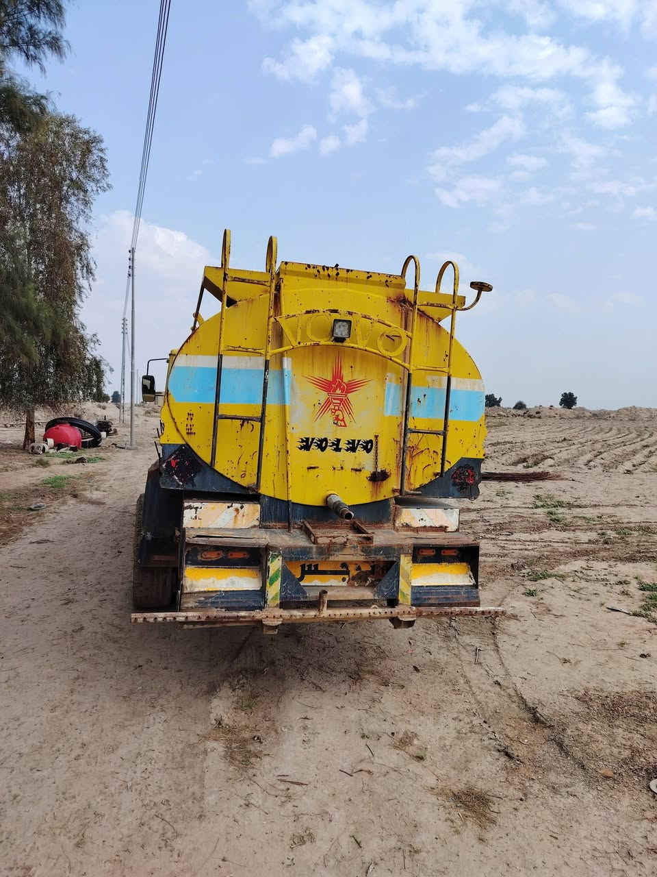 دنكر للبيع فالفو مكفول السعر 80 وبيه مجال مكان بابل ***********
