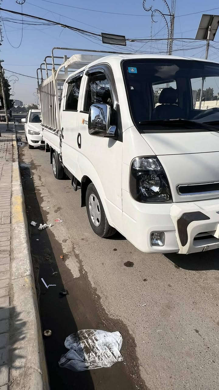 سلام عليكم خوان كيه دبل قماره موديل 2017 سياره مكفوله من الضربة والصبغ  على وضع الشركه تبريد ثلج  تخم تايرات كوري  +محجر  +دعاميه + دوشمه    بسمي تحويل مباشر  عنوان بغداد الامين رقم ***********
