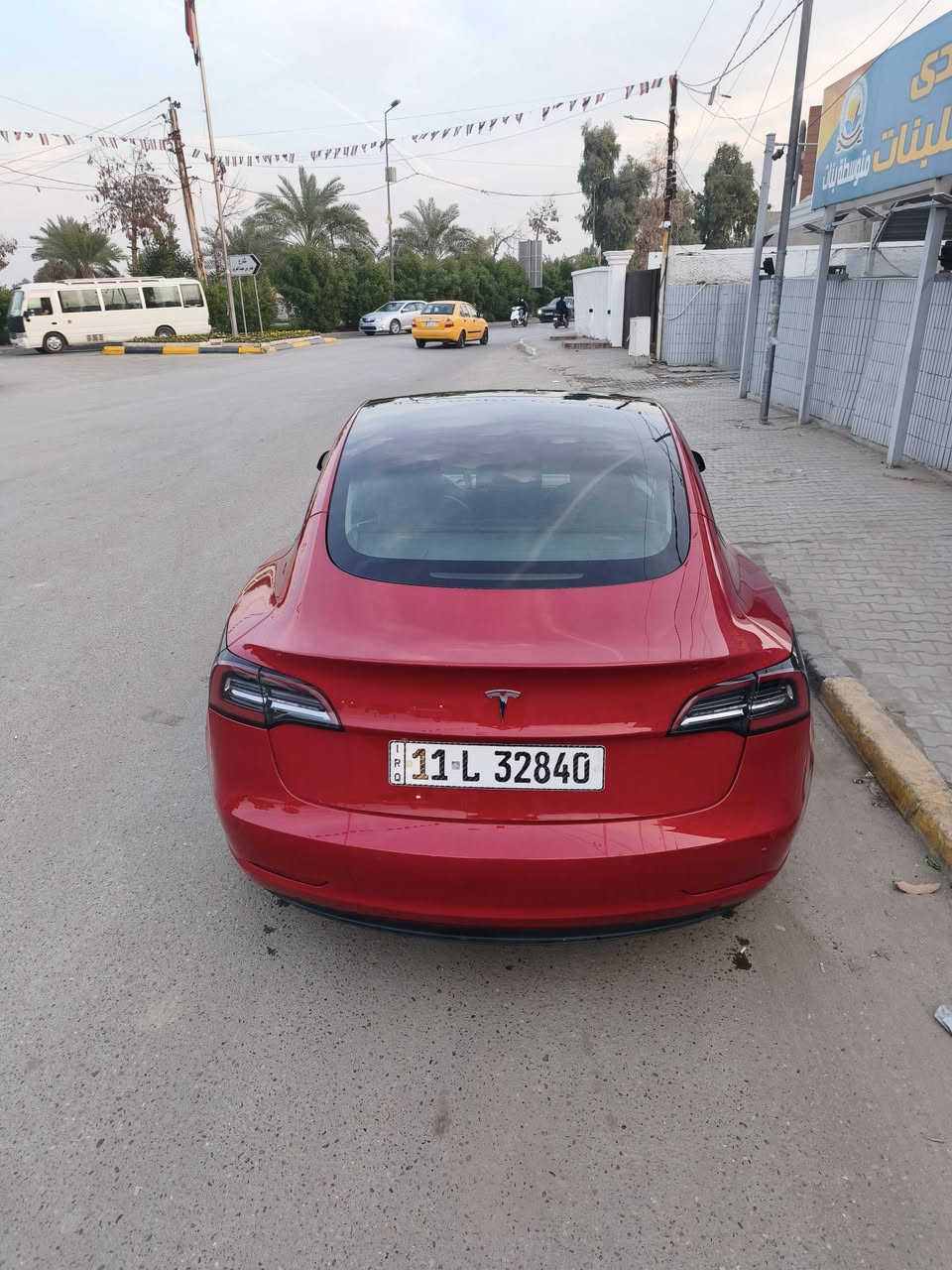 السلام عليكم👋
تيسلا موديل 3 (موديل 2022) وارد امريكي رقم بغداد تحويل مباشر بأسمي
تك ماطور  السياره اونلاين 
🛑حادث امريكه مرفق بالمنشور بدون ايرباك وبدون دواخل 
السعر  (💰$ 165💰) وبيهه مجال
المكان بغداد الصليخ 
📞📞***********
