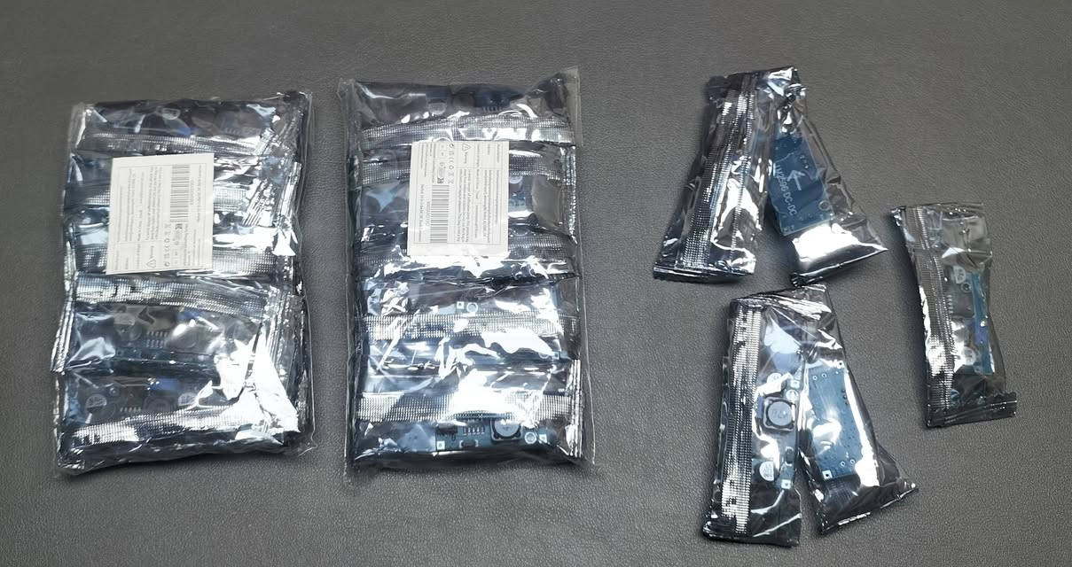 السلام عليكم/متوفر
متوفر 25 قطعة خافض فولتية كلها جديده غير مستخدمة كبس الشركة كلها مع التوصيل ب 30 ألف على أول تم .


**إذا كنت صاحب هذا الإعلان وتريد حذفه لأي سبب، رجاءا أرسل رسالة إلى الدعم الفني**