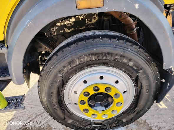 السلام عليكم ٣ أزواج تأشيرات ٢٤ نضيفات هنه و  ويالتهن صاج ويله جدد.. ملاحظة امراوس ب ٢٢
رقم ***********
