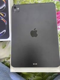 آيباد M5 • بطارية ٩٨ • جديد بالكارتون