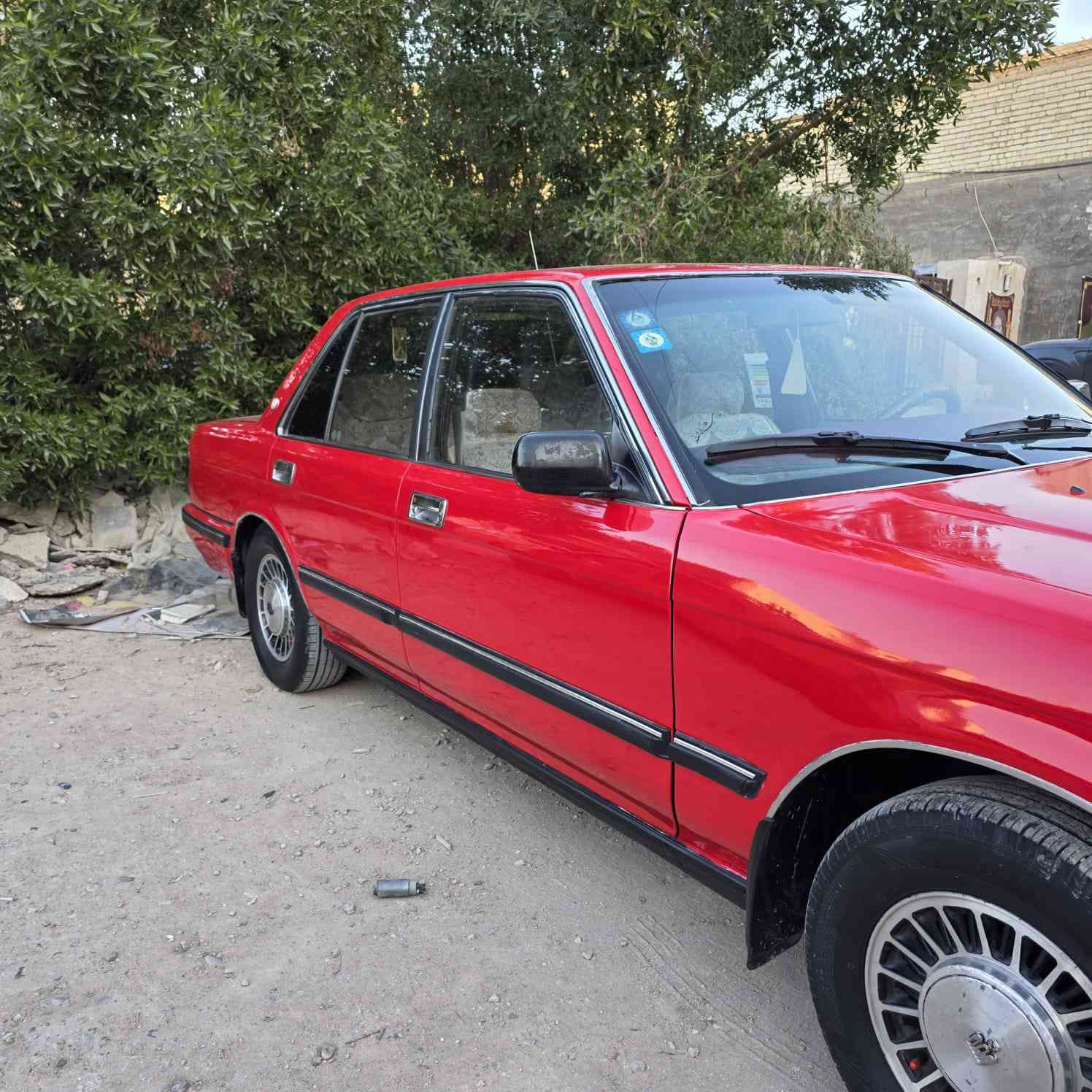 سلام عليكم سيدان موديل 1991سياره يسره بلاد كير ومكينه بطه مكفولته تبريد دفهه شغل تخم تاير جديد صدر مامي وخلفي جديد هزه جديد سنويه الى 29سياره مكفوله من ضربه بيه صبغ جمليه فقط ومكفوله من الكص والعيب شرعي سياره جهزه ومال جناي السعره 68مكاني بغداد بلديات وهذ رقمي ***********
