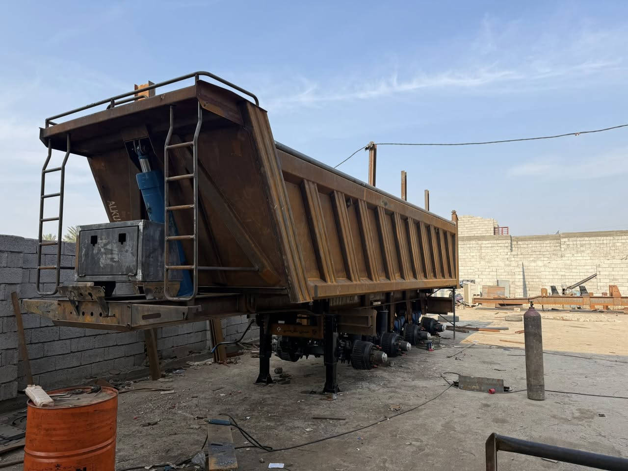 سلام عليكم ماك نيسان للبيع ***********
